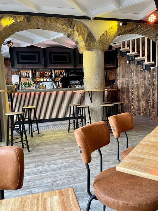 Le bar sous les voûtes
