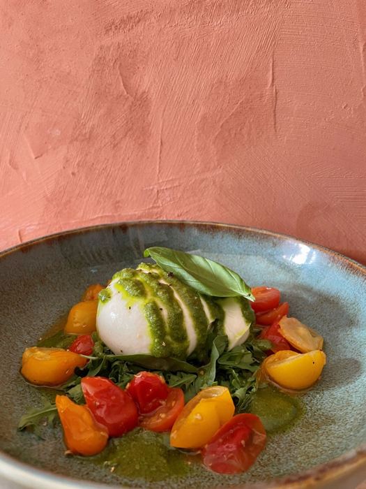 Burrata et tomates colorées